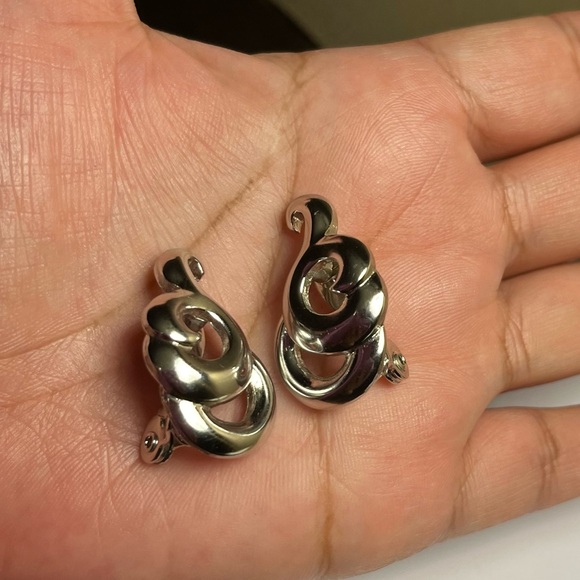 Monet Vintage Silver tone Swirl Clip Earrings - Picture 4 of 5